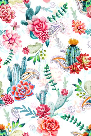 年轻女性印花华亿平台图片