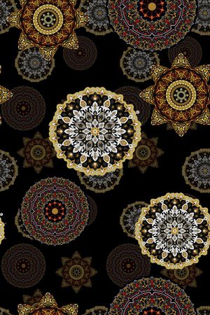 黑底花卉印花华亿平台图片