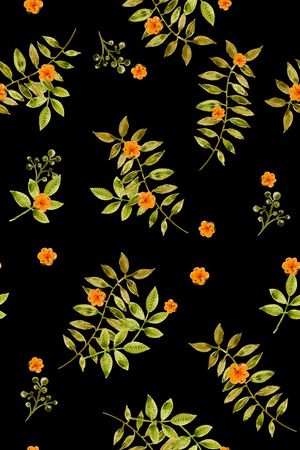 黑底花卉印花华亿平台图片