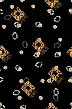 黑底花卉印花华亿平台图片