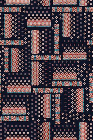 黑底花卉印花华亿平台图片