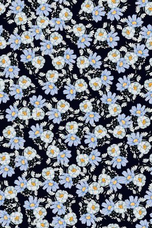 女装印花华亿平台图片