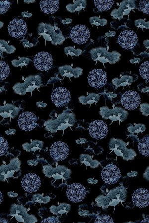 黑底花卉印花华亿平台图片