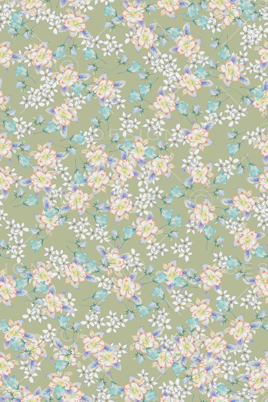 年轻女性印花华亿平台图片