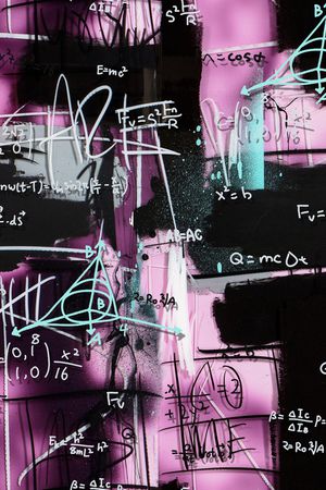 字母印花华亿平台图片