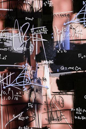 字母印花华亿平台图片