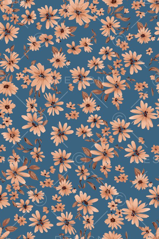 年轻女性印花华亿平台图片