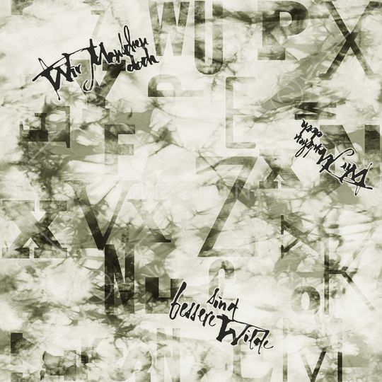 字母印花华亿平台图片