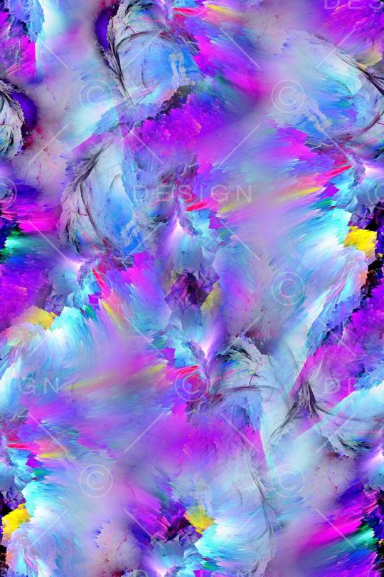 年轻女性印花华亿平台图片