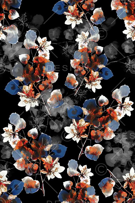 黑底花卉印花华亿平台图片