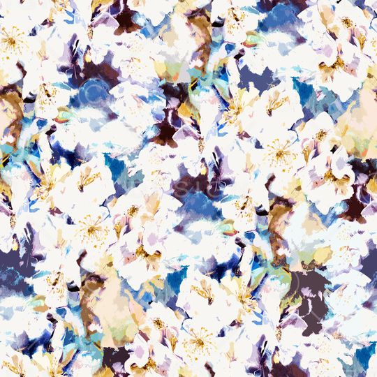 年轻女性印花华亿平台图片