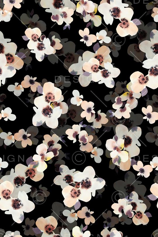 黑底花卉印花华亿平台图片