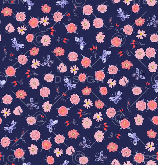 年轻女性印花华亿平台图片