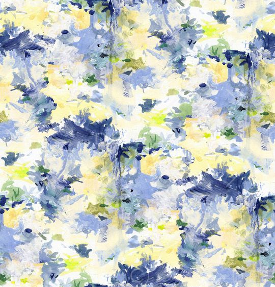 年轻女性印花华亿平台图片