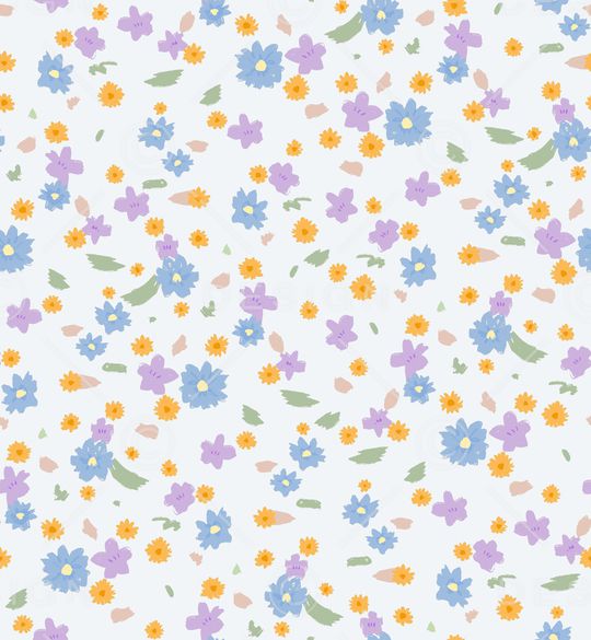 年轻女性印花华亿平台图片