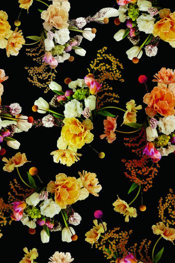 黑底花卉印花华亿平台图片