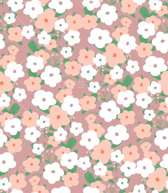 年轻女性印花华亿平台图片