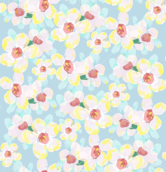 年轻女性印花华亿平台图片