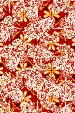 女装印花华亿平台图片