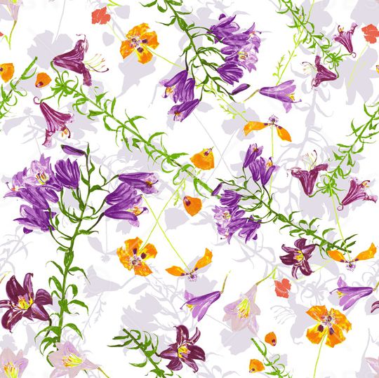 年轻女性印花华亿平台图片