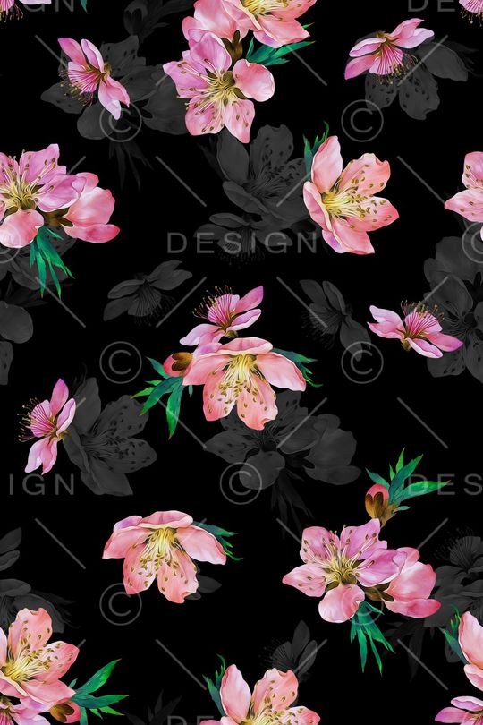 黑底花卉印花华亿平台图片