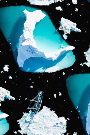 蓝色印花华亿平台图片