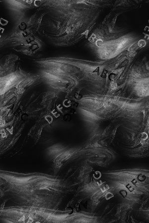 字母印花华亿平台图片