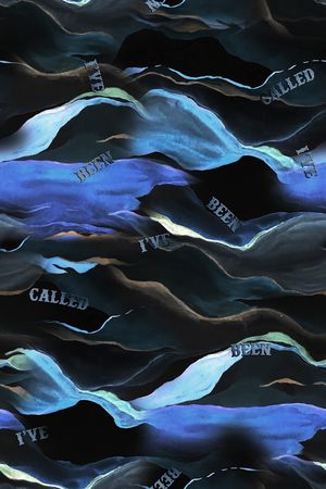 字母印花华亿平台图片