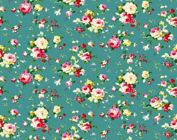 年轻女性印花华亿平台图片