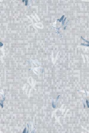 字母印花华亿平台图片