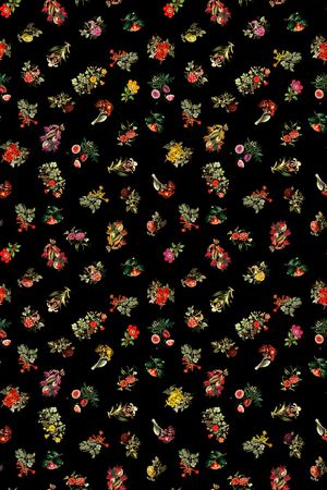 黑底花卉印花华亿平台图片