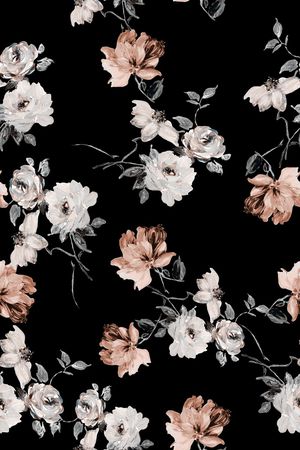 黑底花卉印花华亿平台图片