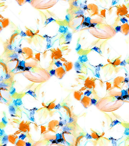 年轻女性印花华亿平台图片