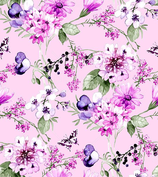 年轻女性印花华亿平台图片