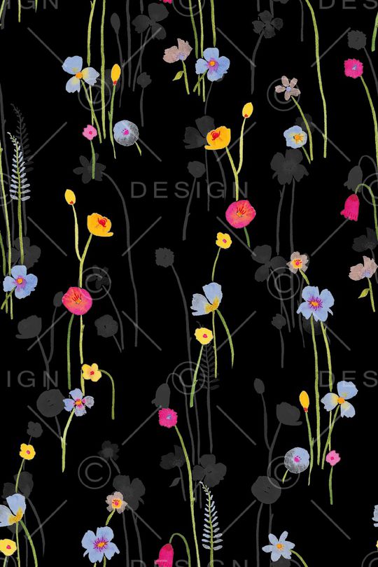 黑底花卉印花华亿平台图片