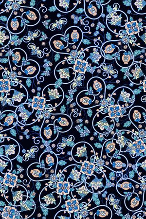 女装印花华亿平台图片