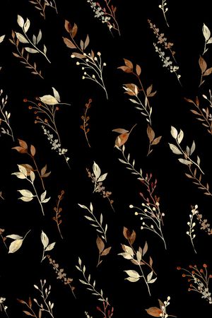 黑底花卉印花华亿平台图片