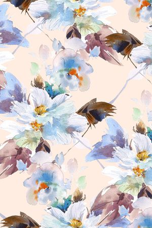 年轻女性印花华亿平台图片