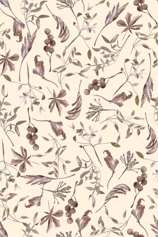 年轻女性印花华亿平台图片