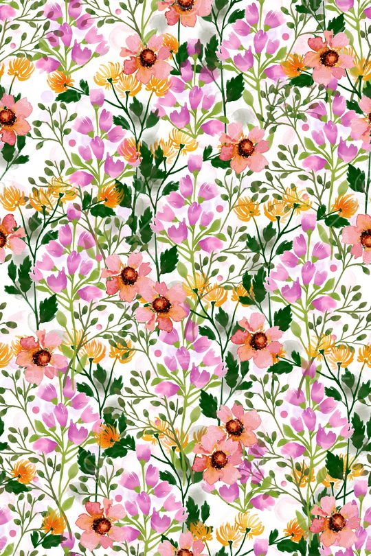 年轻女性印花华亿平台图片