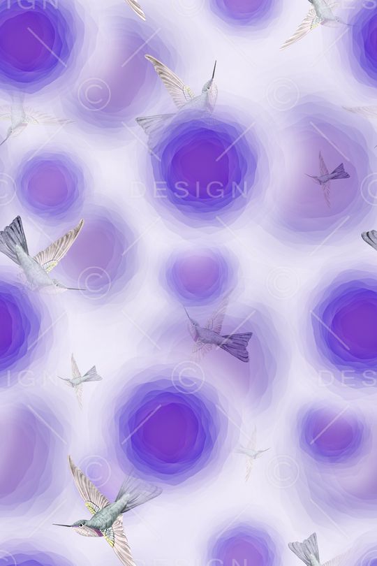 年轻女性印花华亿平台图片