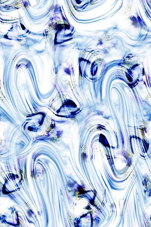 年轻女性印花华亿平台图片