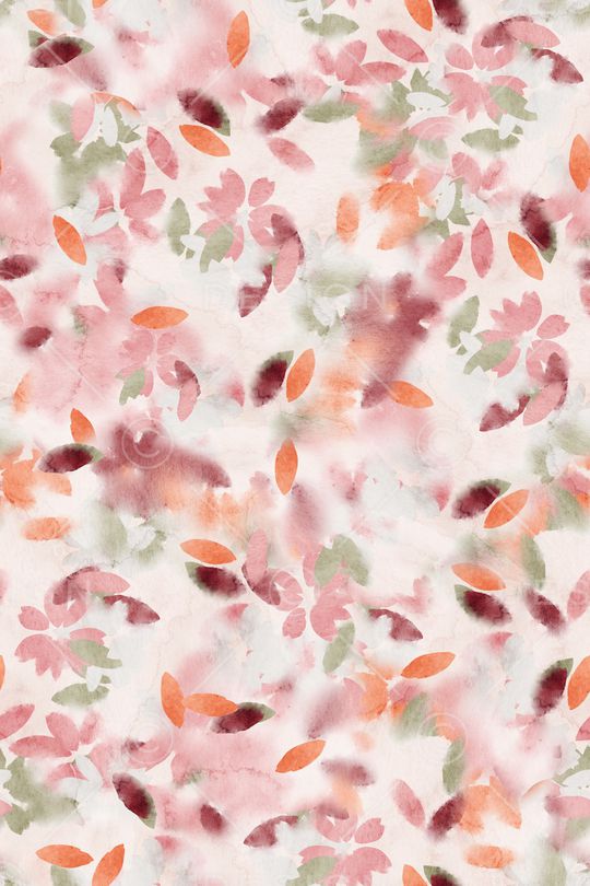 年轻女性印花华亿平台图片