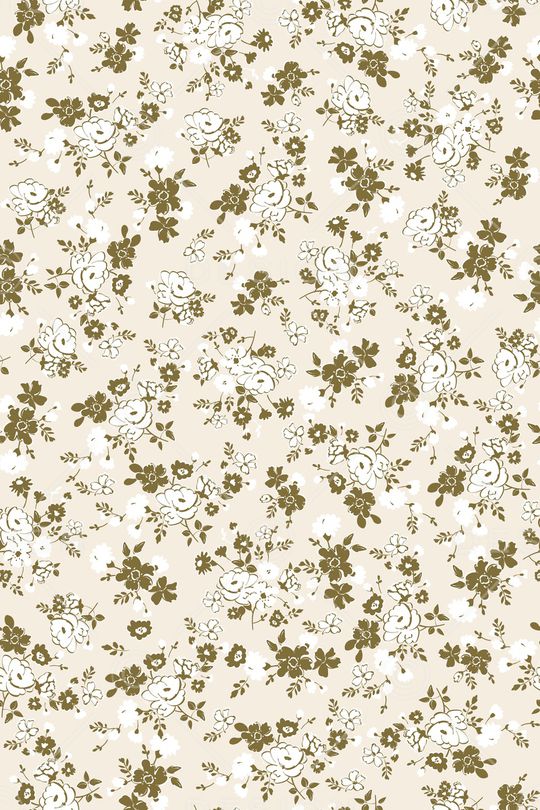 年轻女性印花华亿平台图片