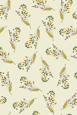 年轻女性印花华亿平台图片