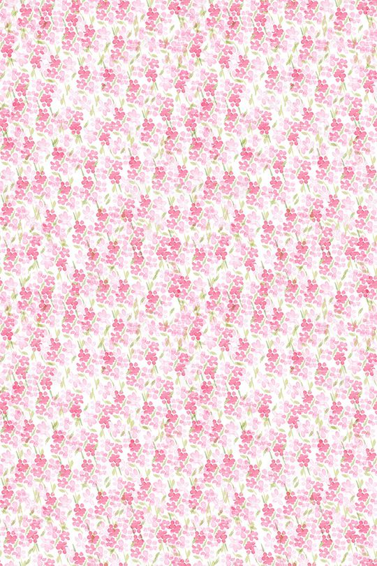 年轻女性印花华亿平台图片