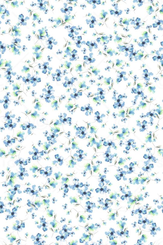 年轻女性印花华亿平台图片