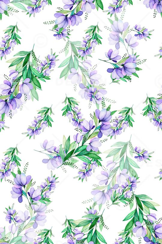 年轻女性印花华亿平台图片