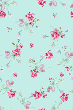 年轻女性印花华亿平台图片