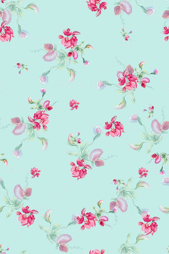 年轻女性印花华亿平台图片